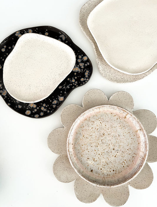 small pebble plate in white speckle (made to order)